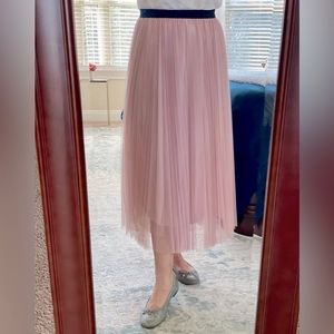 Pleated Tulle Midi Skirt in Soft Pink - S/M